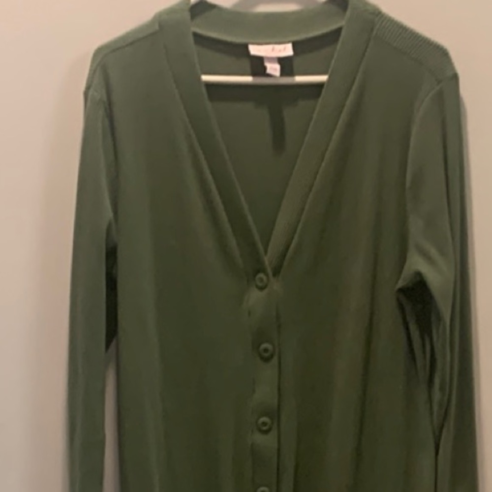 Ingrid & Isabel Green Buttoned V-Neck Long Sleeve Sweater
